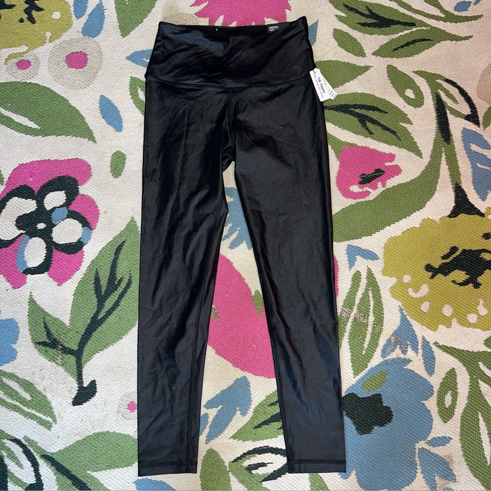 Victoria's Secret SPORT Knockout 7/8 Ankle Black Tight Small NWT